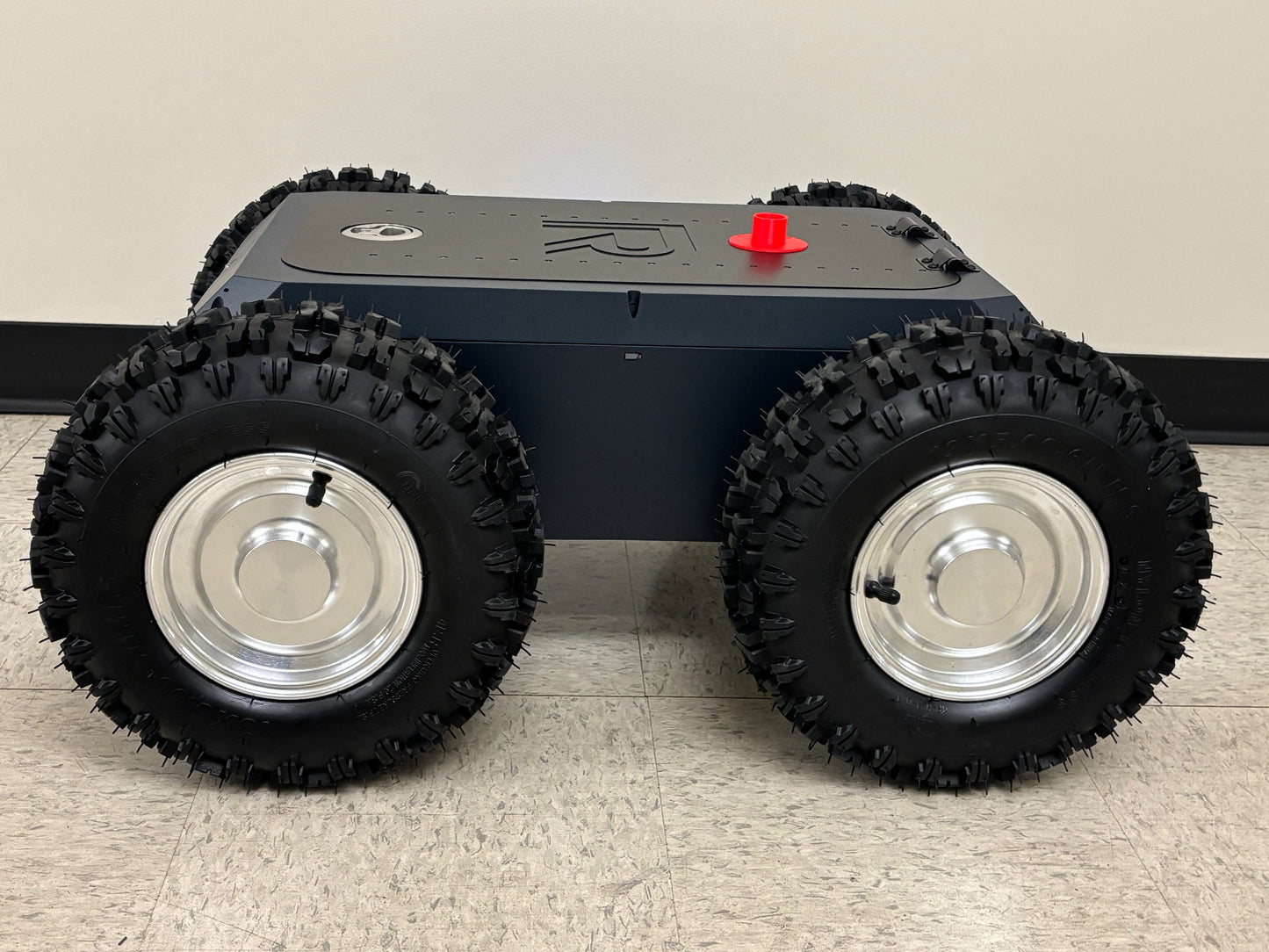 Basic Engineering Robot Rover MĪTI UGV - Latest ROS2 Robot From Rover Robotics – Rover Robotics, Inc.